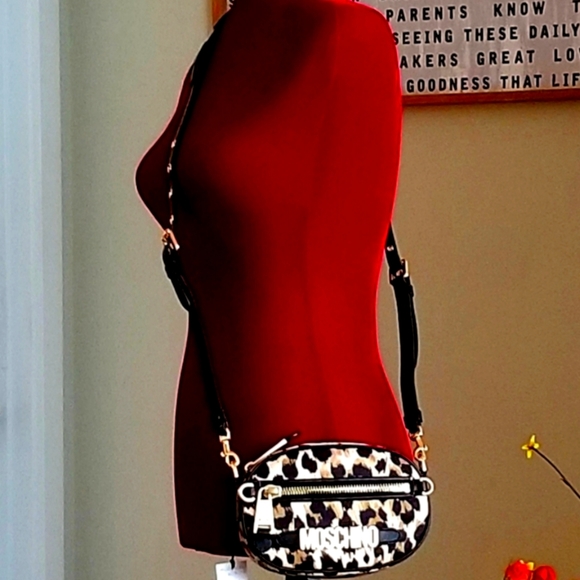 MOSCHINO BUNDLE TOTE & CROSSBODY - Picture 3 of 7